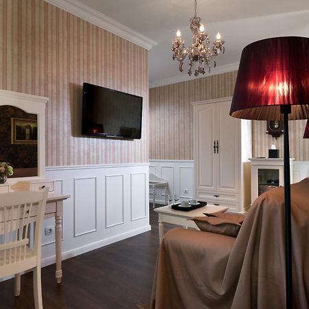 De Gaulle Boutique Hotel Kharkiv Eksteriør bilde