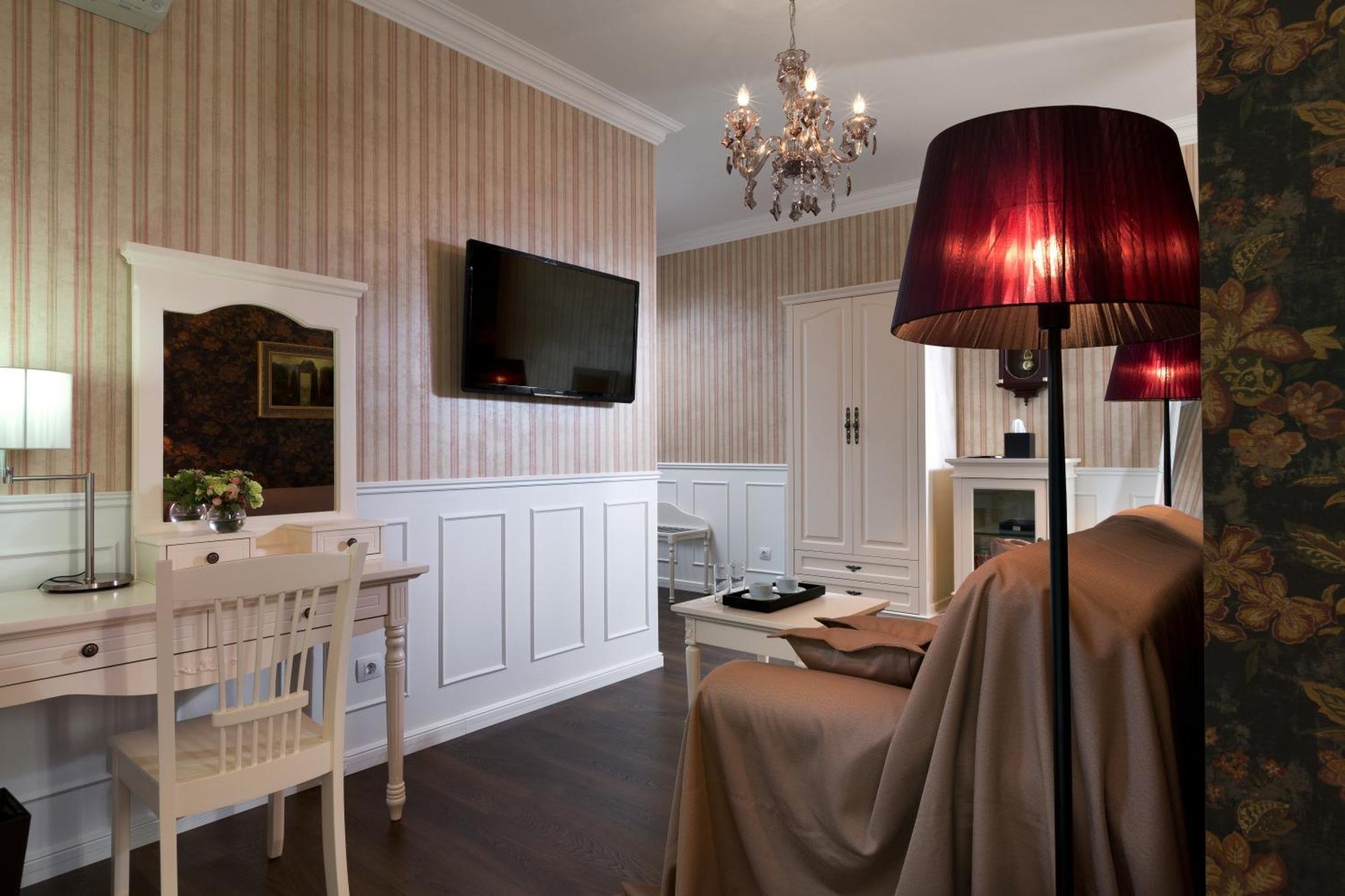 De Gaulle Boutique Hotel Kharkiv Eksteriør bilde